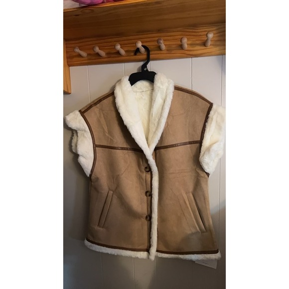 Cicy Bell Jackets & Blazers - Vintage Faux Shearling Sherpa-Lined Vest with Wooden Buttons
